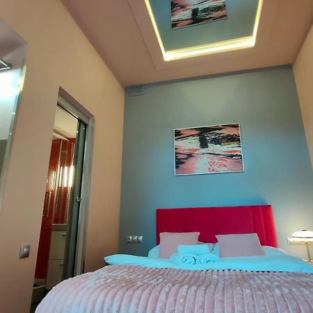 Mirror Pink Studio Apartment Cracóvia Exterior foto