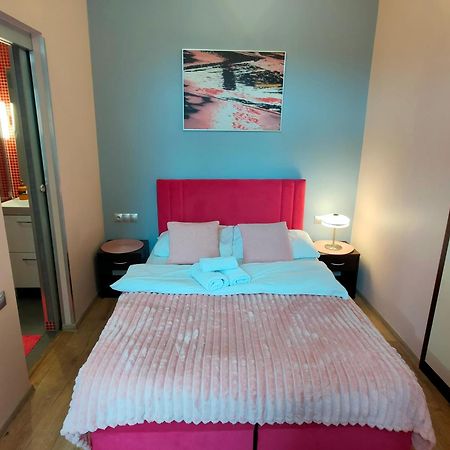 Mirror Pink Studio Apartment Cracóvia Exterior foto